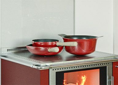 Rote Töpfe