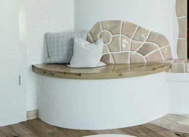 Holzsitzbank mit Polstern